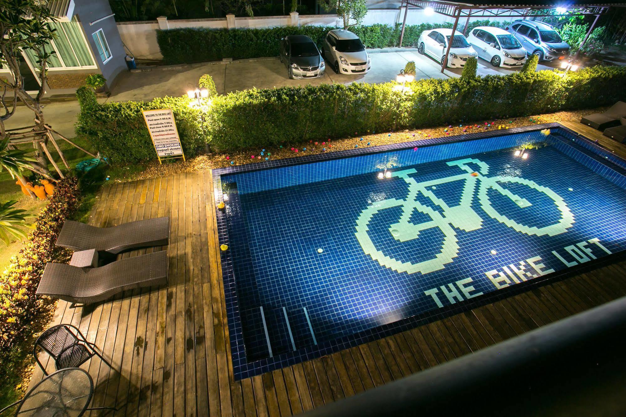 The Bike Loft Family Hostel HHQ Exteriör bild